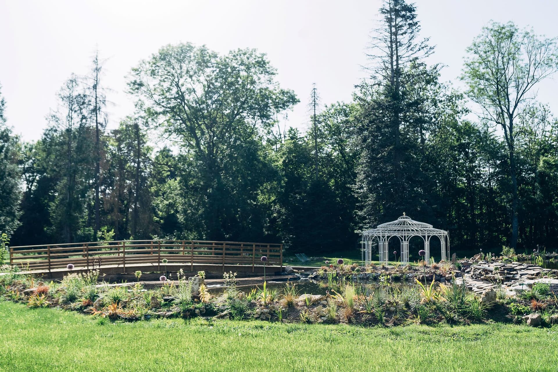 Jardin et kiosque du domaine
